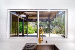 Interior - Newly remodeled midcentury modern house close to many attractions (Fallbrook)