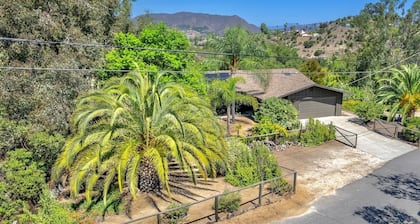 Newly remodeled midcentury modern house close to many attractions