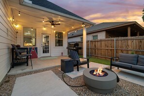 Terrace/patio - City Escape: Contemporary Home Mins from Six Flags and Stadiums.  (Grand Prairie)