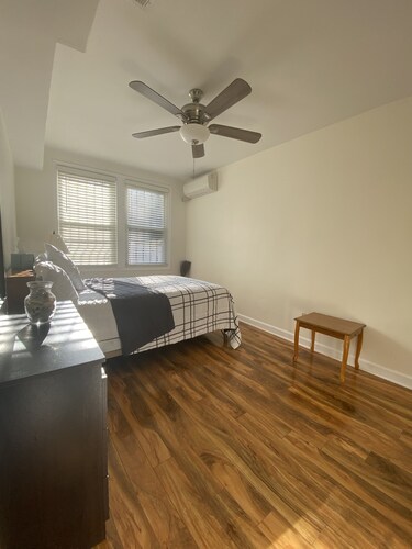Lovely 3 Bedroom ; 12 to 15 minutes from the White House DC attractions