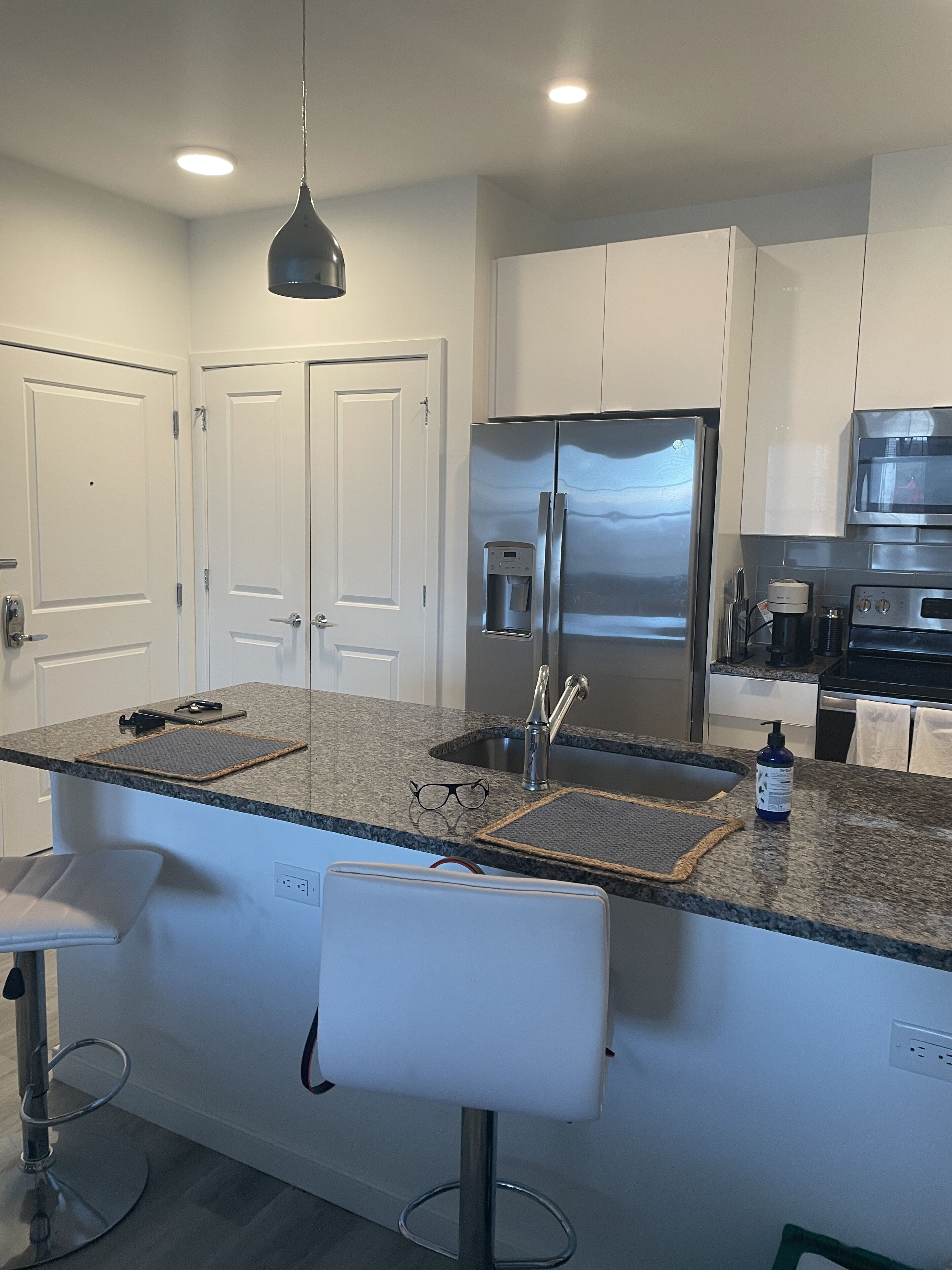 Modern 1-bedroom apartment