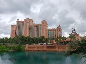 Exterior - Relaxing, convenient condo to savor your Atlantis adventure! (New Providence)