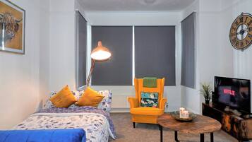 2 bedrooms, iron/ironing board, free WiFi, bed sheets