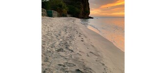 Elegantly appointed 3 bed/rm 2 bath-unparalleled location to the beach access