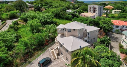 Elegantly appointed 3 bed/rm 2 bath-unparalleled location to the beach access