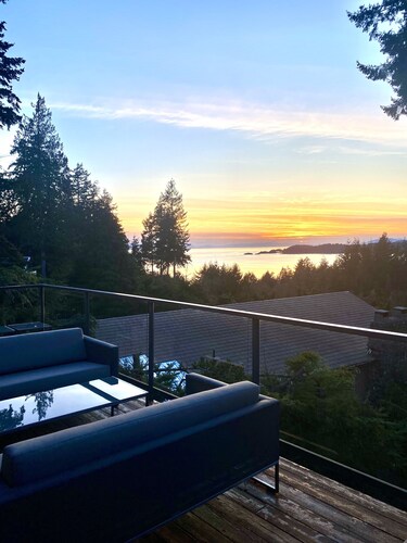 Oceanview and sunsets in Tunstall bay<br>Lisence#00000861<br>