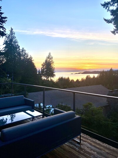 Oceanview and sunsets in Tunstall bay<br>Lisence#00000861<br>