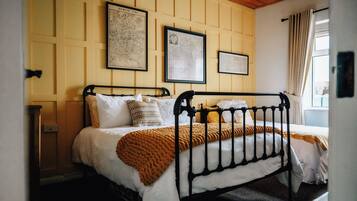 3 makuuhuonetta, silitysrauta/-lauta, ilmainen Wi-Fi, vuodevaatteet