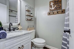 Hair dryer, towels - Snow Birds!! Private Beach Access-3-Bedroom w/ Ocean Views & Pool (Surf City)