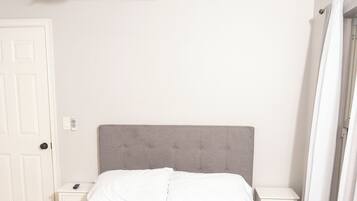 3 多间卧室、免费 WiFi、床单