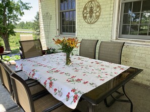 Outdoor dining