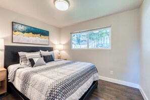 3 camere, una scrivania, ferro/asse da stiro, Wi-Fi gratuito