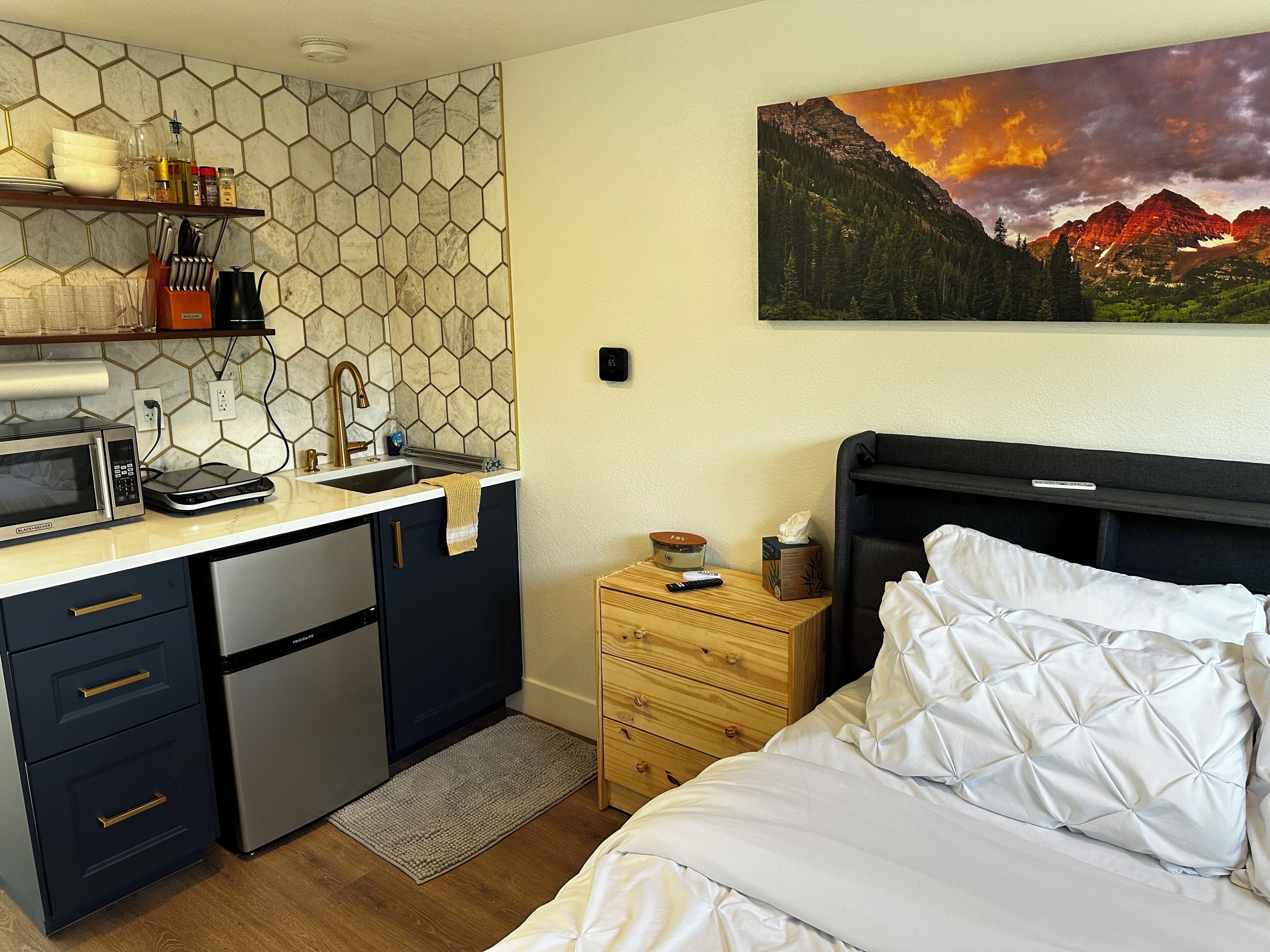 واي فاي مجانًا وملاءات أسرّة