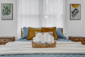 2 habitaciones, escritorio, tabla de planchar con plancha y wifi gratis