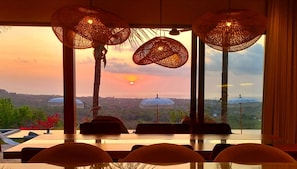 Master Suites Amrita | In-room dining - Uluwatu Sunset Hills (Pecatu)