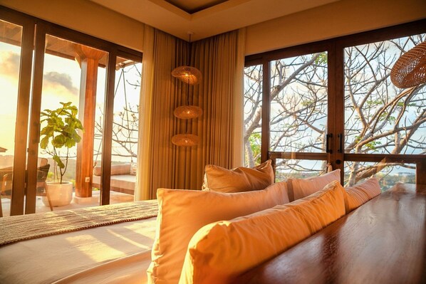 Master Suites Shankara | In-room safe, blackout drapes, iron/ironing board, free WiFi