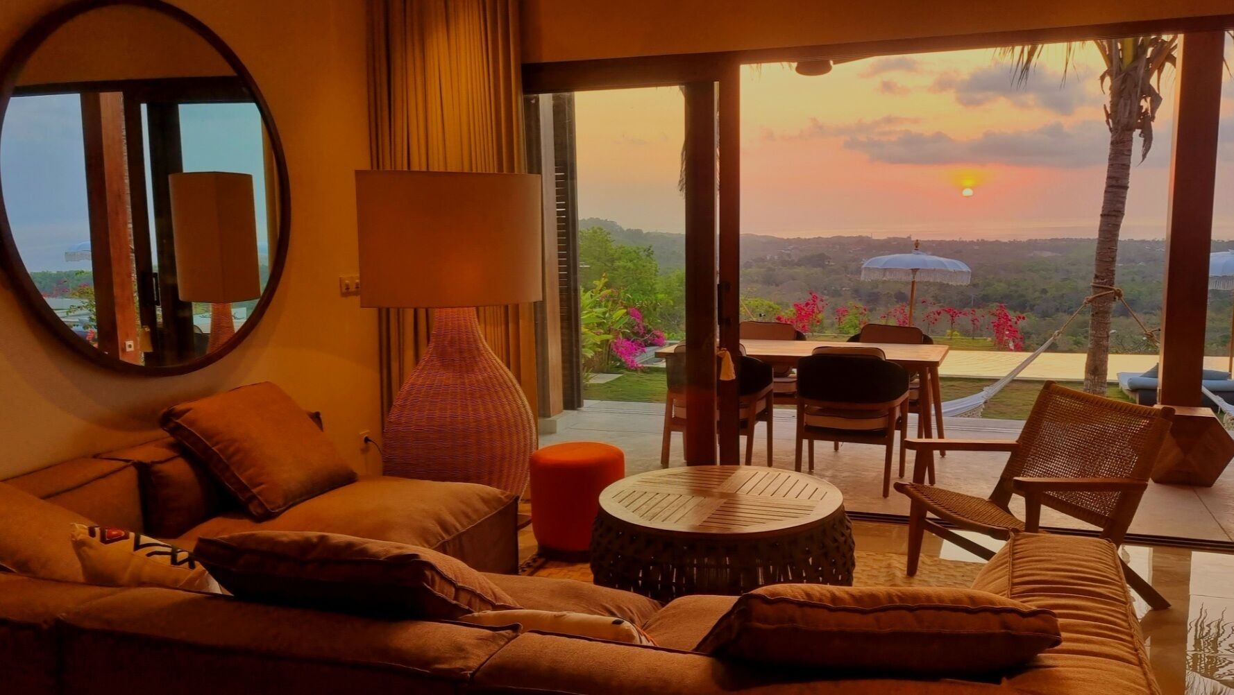 Master Suites Amrita | Living area