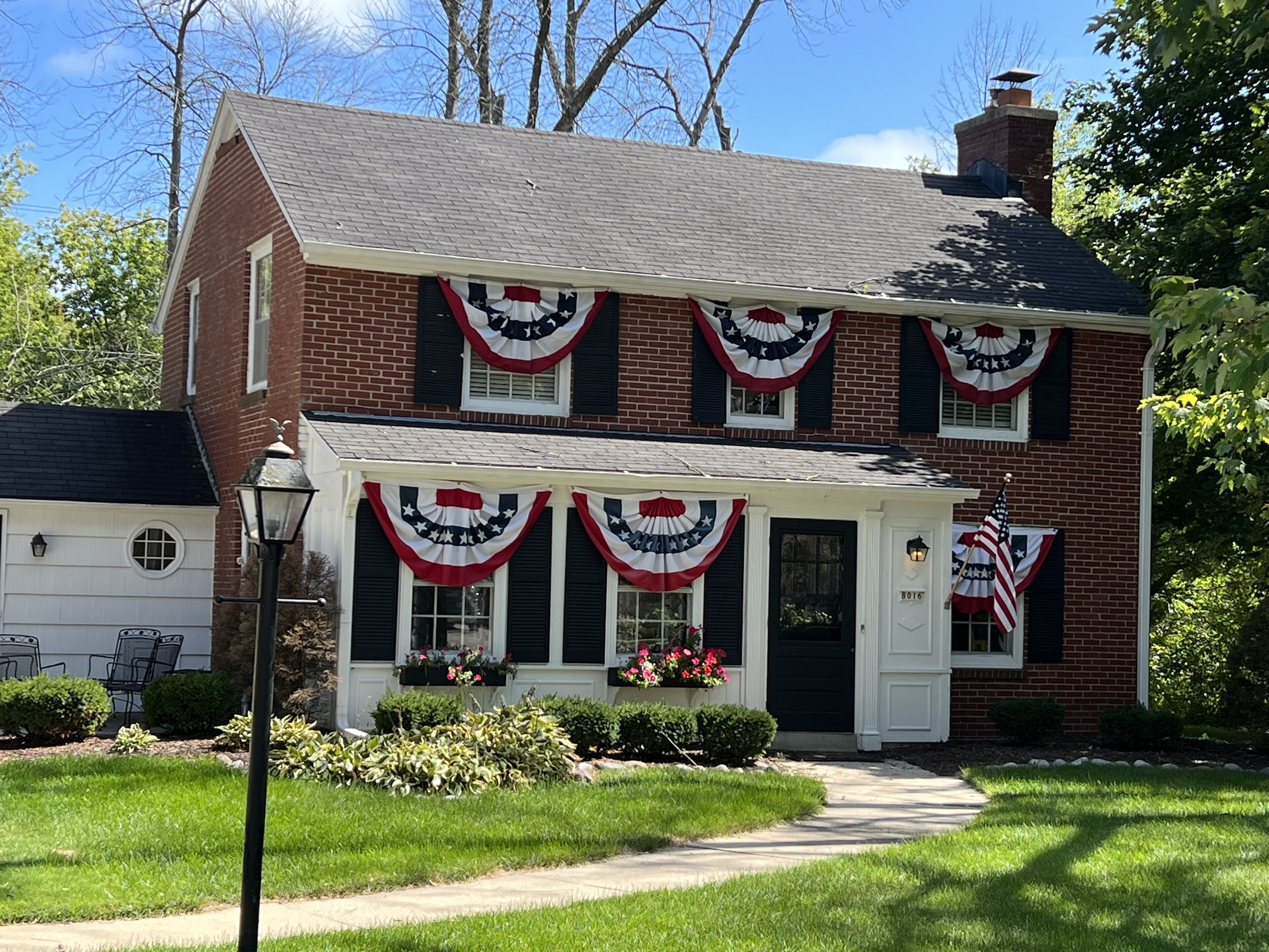 Beautiful Milwaukee North Shore Home!- 15 minutes from downtown