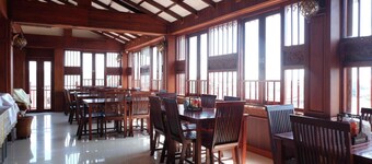 Manorom Classy Hotel