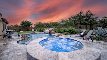 Image of Heated Pool/Spa. NEW Putting Green. Ping Pong. Bikes. Family Fun.