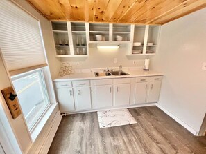 Interior - Beautifully Renovated Rustic Retreat Heart of Downtown Saranac Lake 3BR/2B (Saranac Lake)