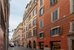 Miscellaneous - Frattina 2 - FromHometoRome (Roma)
