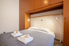 1 camera, una scrivania, ferro/asse da stiro, Wi-Fi