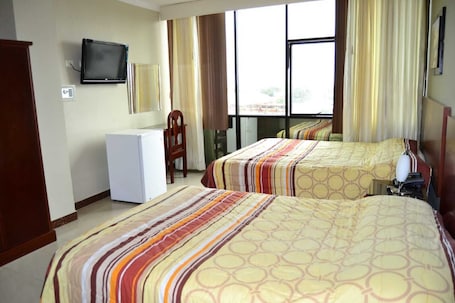 In-room safe, blackout curtains, iron/ironing board, free WiFi. SOL DEL SUR HOTEL