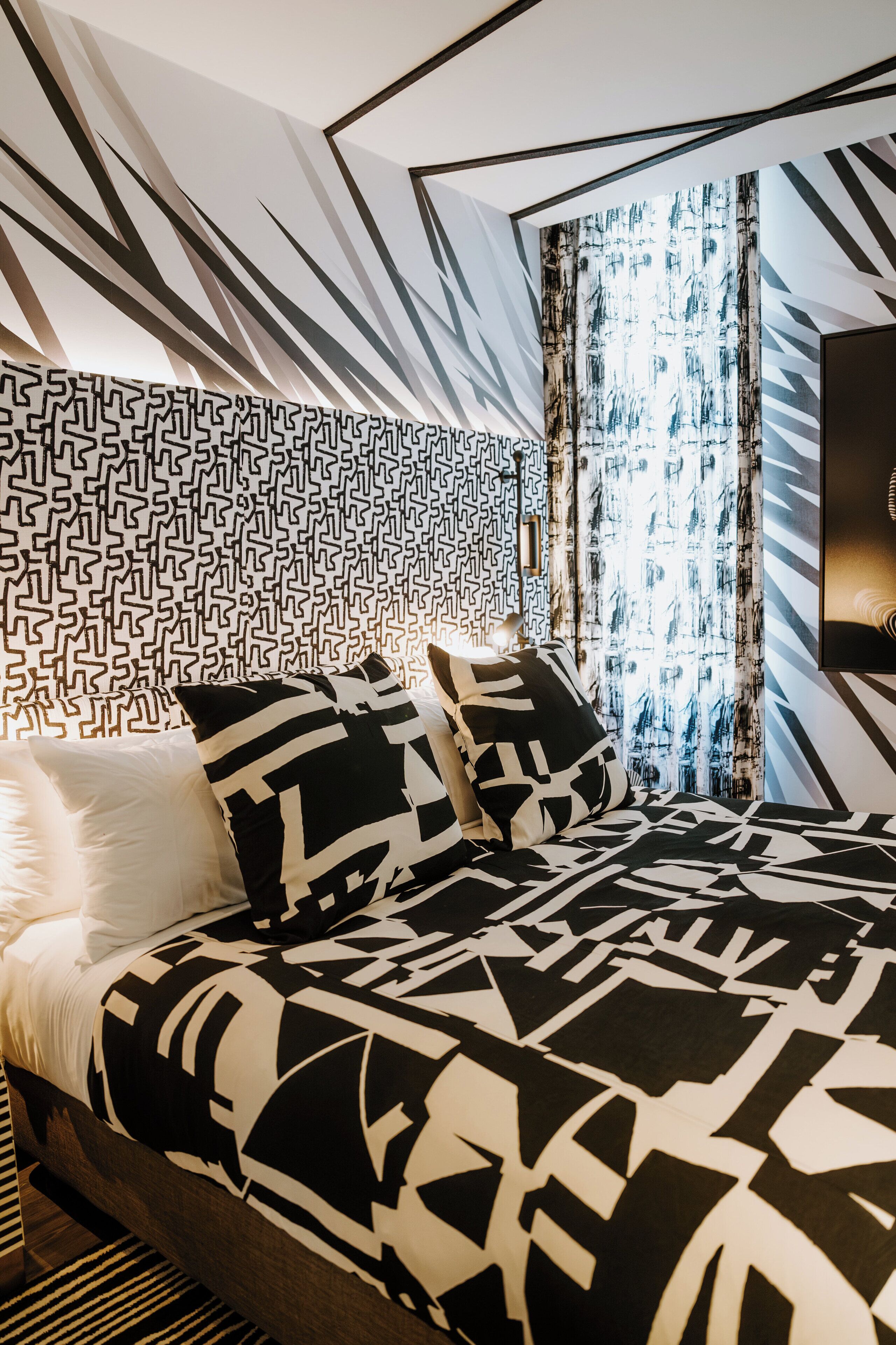 Mary's Room | Hypo-allergenic bedding available, in-room safe, desk, laptop workspace