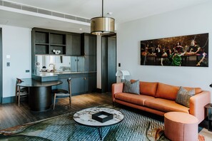 Motley Suite | Living room