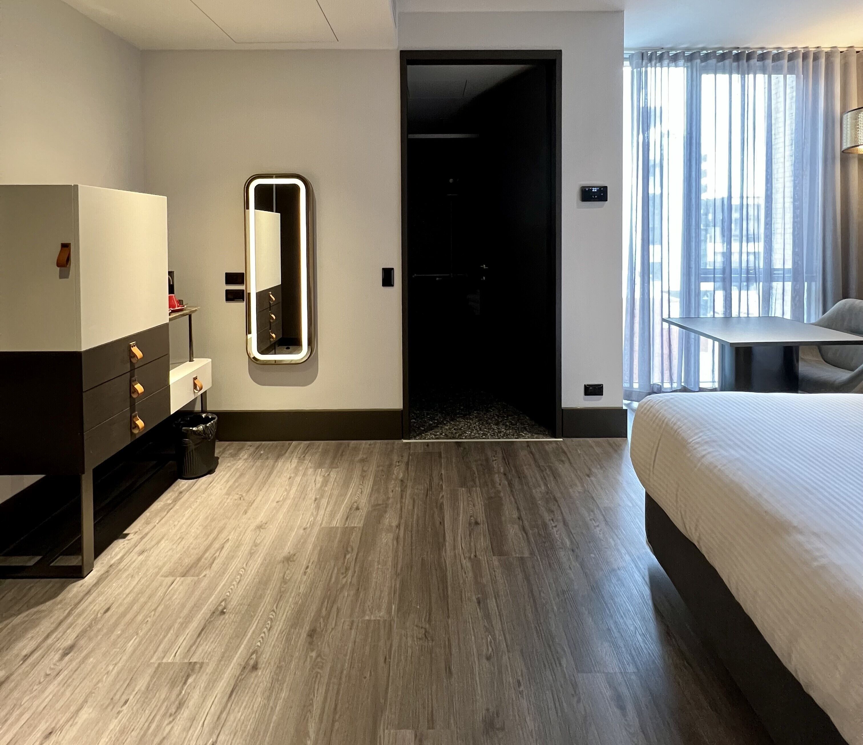 Standaard kamer | Hypoallergeen beddengoed, een kluis op de kamer, een bureau