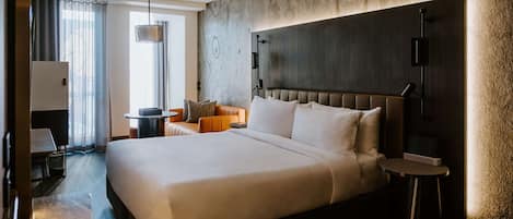 Hypo-allergenic bedding, in-room safe, desk, laptop workspace