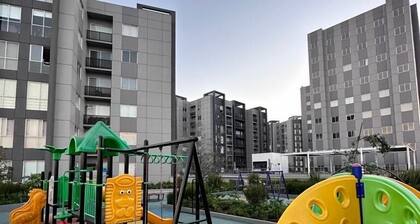 Apartment with exclusive access to shopping center