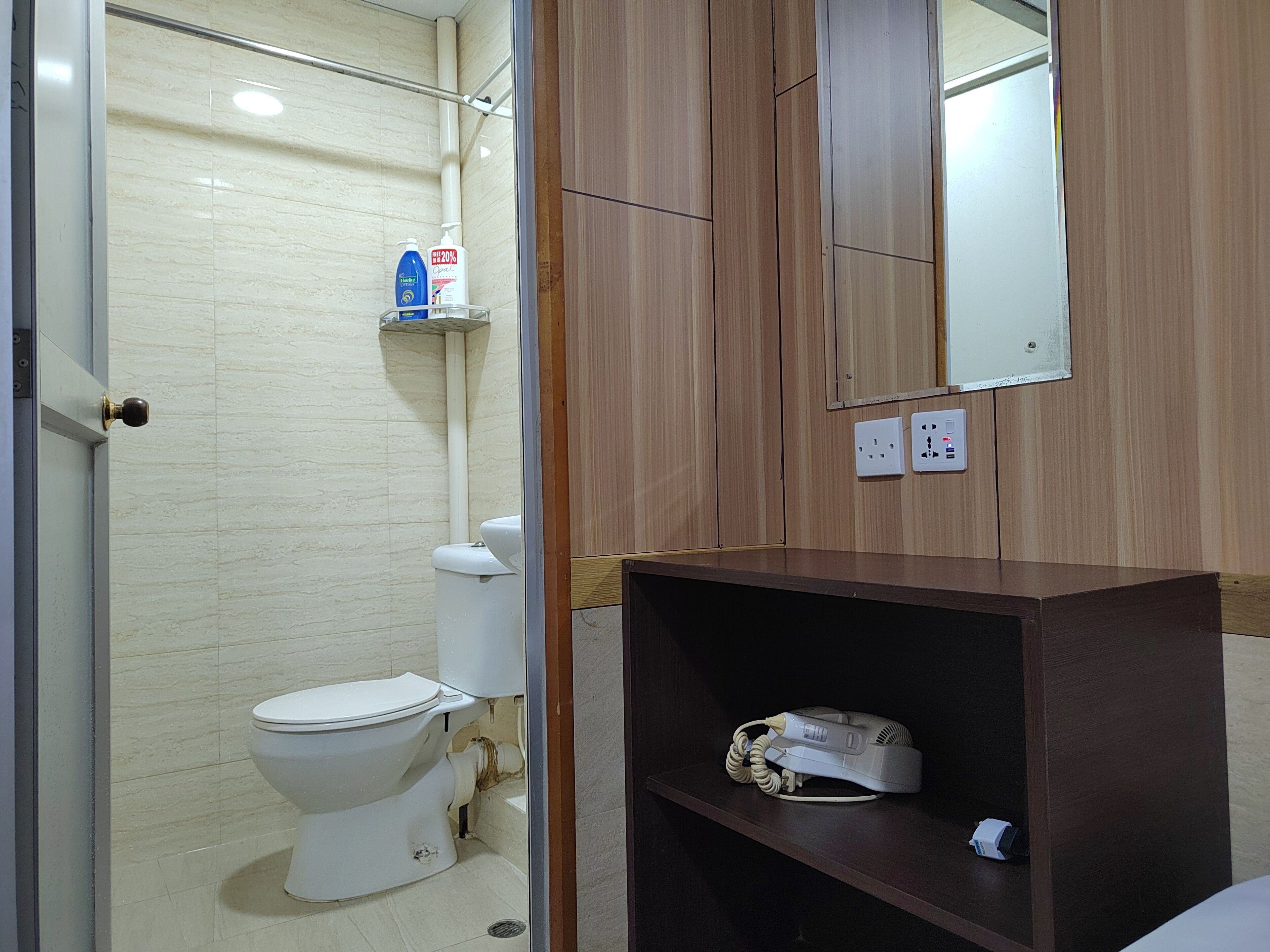 淋浴設備、雨淋花灑、免費梳洗用品、風筒