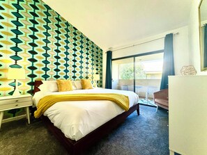 1 bedroom, desk, WiFi, bed sheets