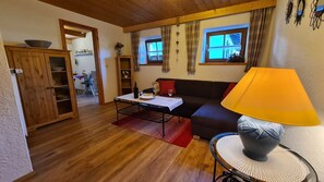 Fernseher, Tischtennisplatte