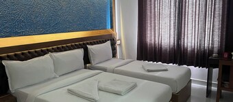 B SIX HOTEL AND LODGE