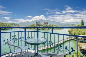 Double Room with Lake View | Balcony - Bishui Shanju Lakeside B&B (Yuchi)