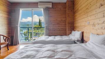 Phòng 4, quang cảnh núi | Truy cập Internet không dây miễn phí, bộ trải giường