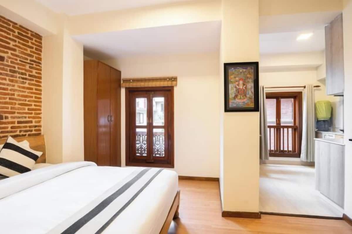 Iron/ironing board, free WiFi