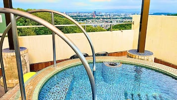 Special Room with outdoor bath | Private spa tub