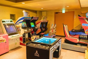 大型電玩遊戲室