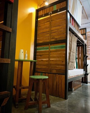 Exclusive Shared Dormitory, Women only, Non Smoking