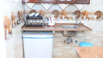 皇家公寓 | 私人廚房 | 大型冰箱、咖啡機/沖茶器、電鍋、烤盤