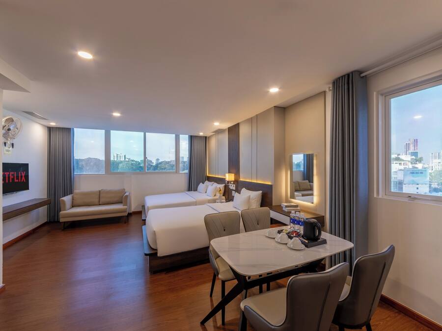 Minibar, in-room safe, iron/ironing board, free WiFi