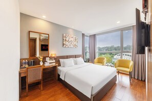 Deluxe Double Room | Minibar, in-room safe, iron/ironing board, free WiFi - A25 Premium Hotel - 55 Cach Mang Thang 8 (Ho Chi Minh City)