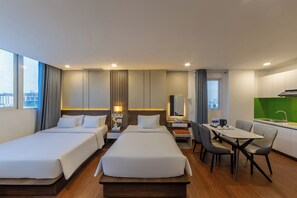 Tripla familiare | Minibar, una cassaforte in camera, ferro/asse da stiro, Wi-Fi gratuito