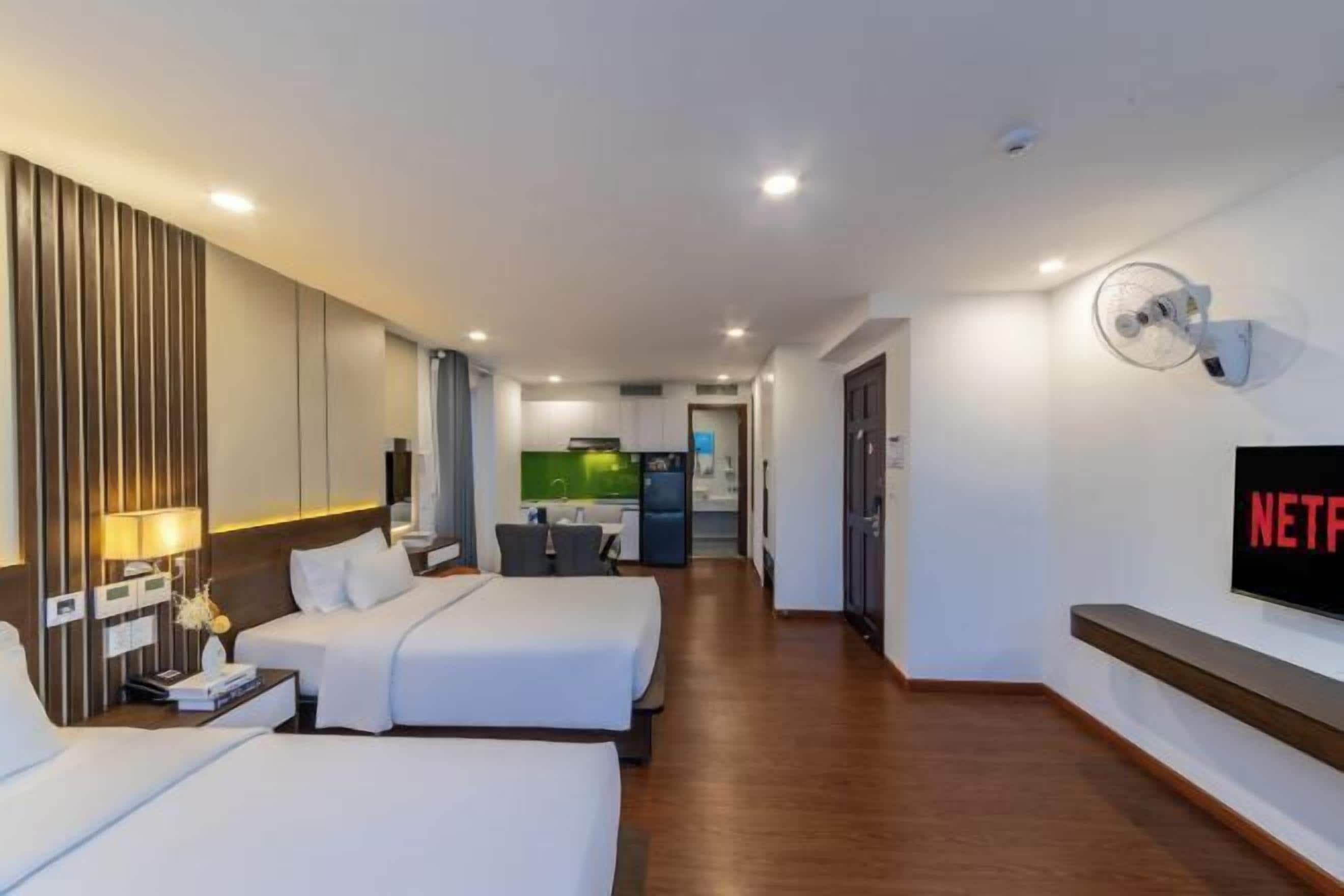 ميني بار وخزنة داخل الغرفة ومكواة/لوح كي وواي فاي مجانًا