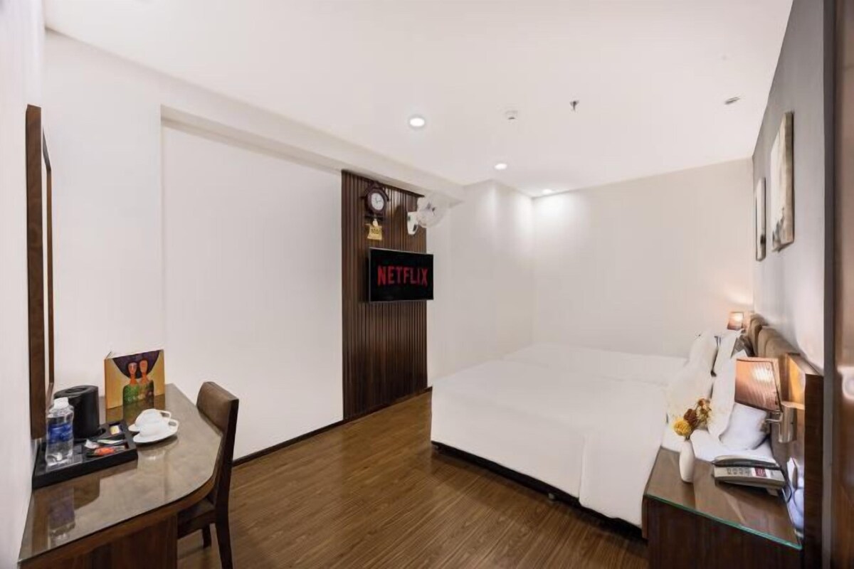 มินิบาร์, ตู้นิรภัยในห้องพัก, เตารีด/โต๊ะรีดผ้า, เปลนอนเด็กแบบพกพา