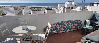 Beautiful apartment with sea views just 5 minutes walk from the beach
